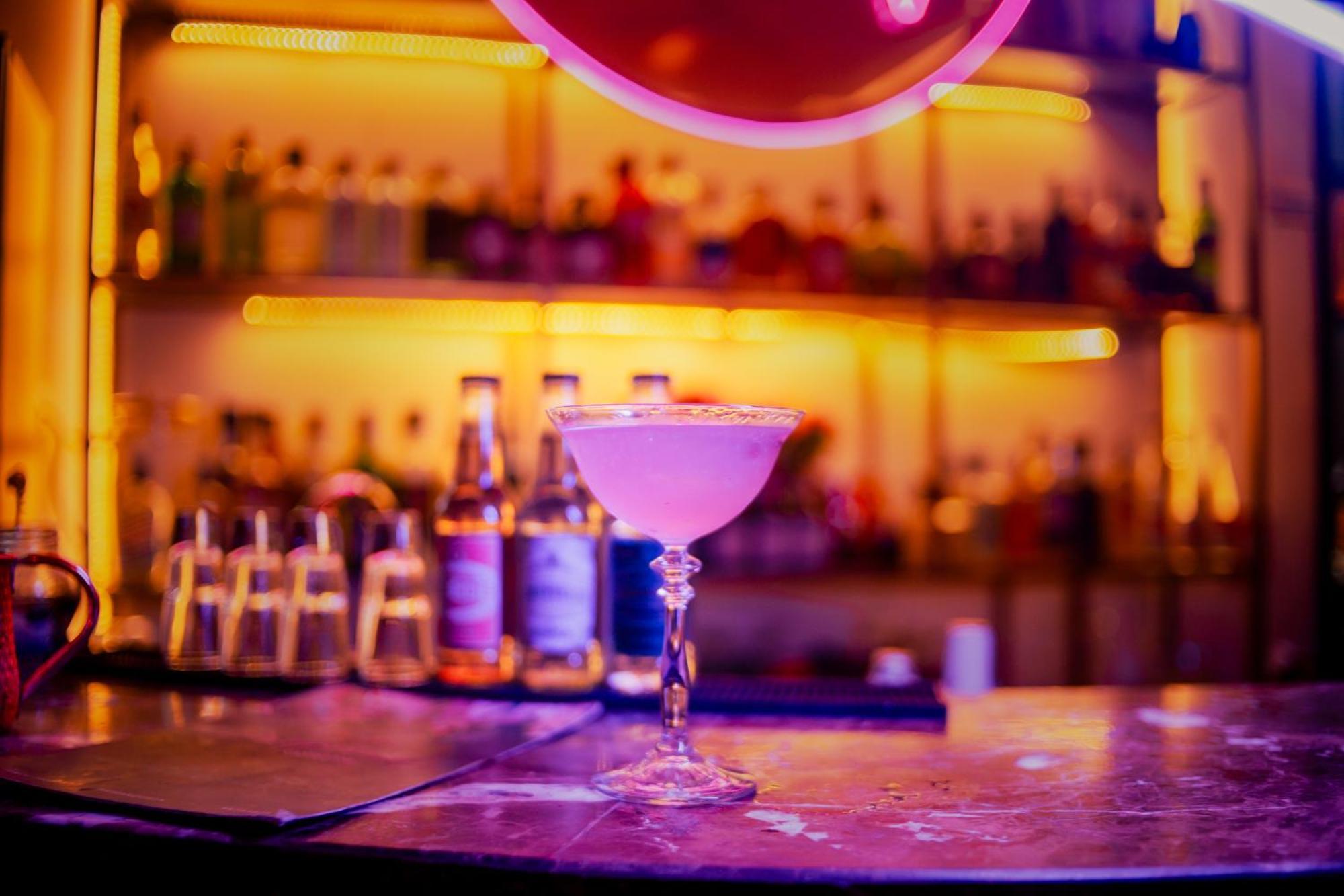Отель Faranda Collection Barranquilla, A Member Of Radisson Individuals Барранкилья Экстерьер фото A pink cosmopolitan cocktail