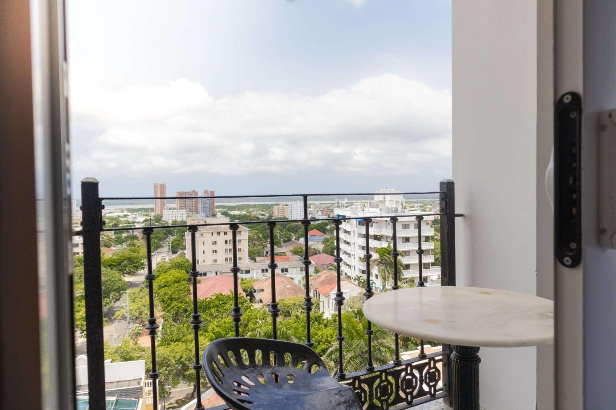 Отель Faranda Collection Barranquilla, A Member Of Radisson Individuals Барранкилья Экстерьер фото View from a balcony