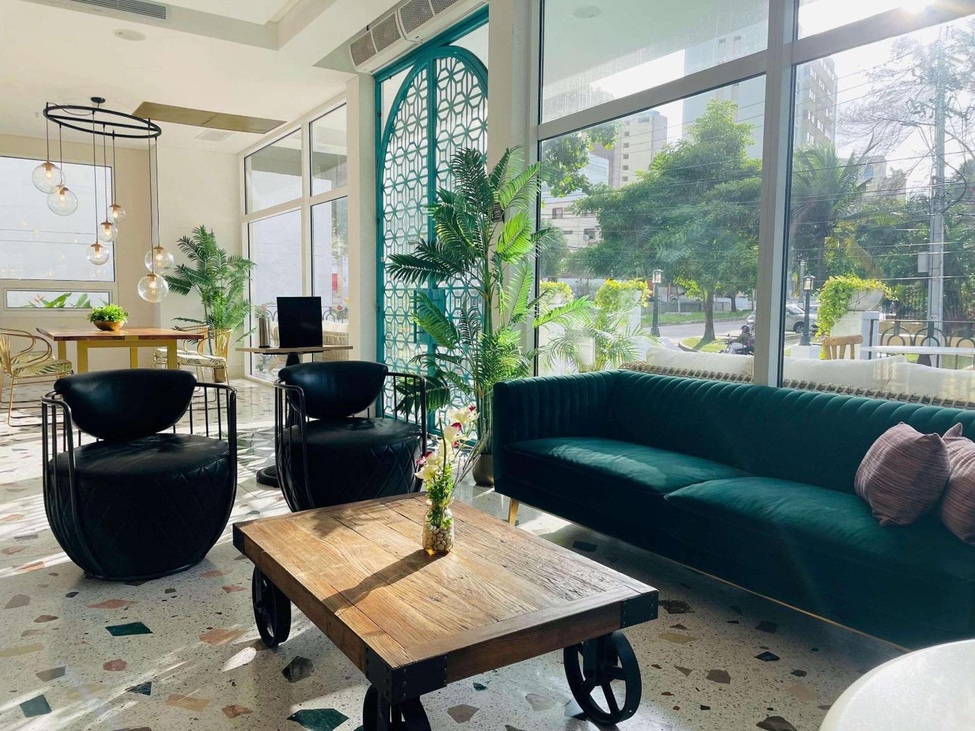 Отель Faranda Collection Barranquilla, A Member Of Radisson Individuals Барранкилья Экстерьер фото The lobby of the hotel